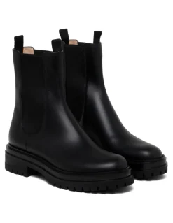 Chester Chelsea boots