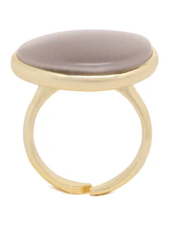 Oval white ring