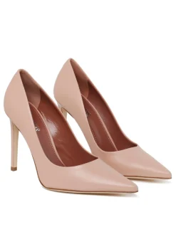 Paris pink pumps